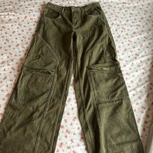 navy green size 25 low-rise wide leg urban outfitters cargo pants